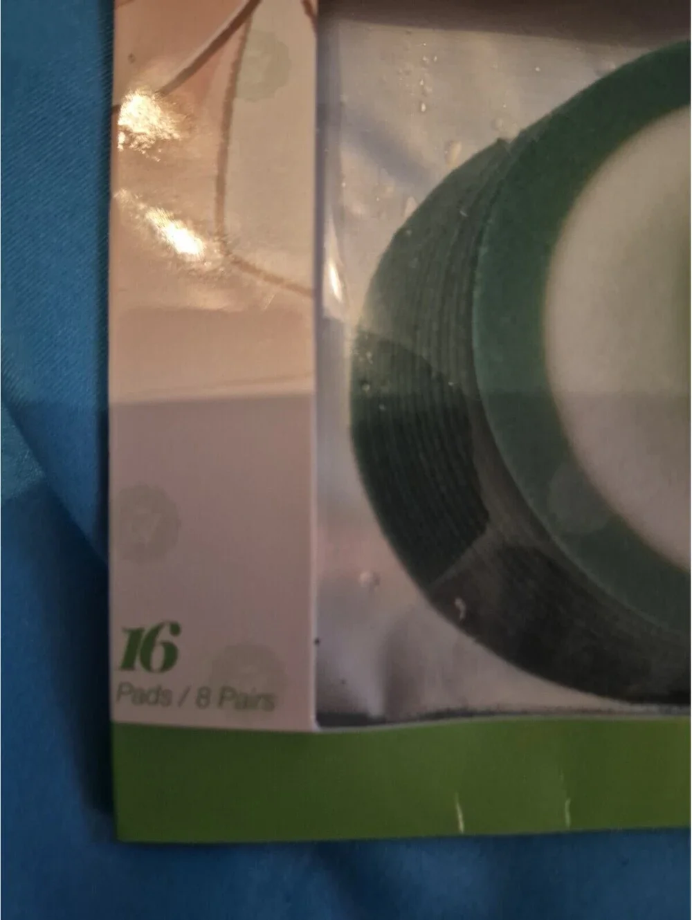 1 Pack Absolute New York De-Puffing Cooling Eye Pads- Aloe, Kiwi, Cucumber